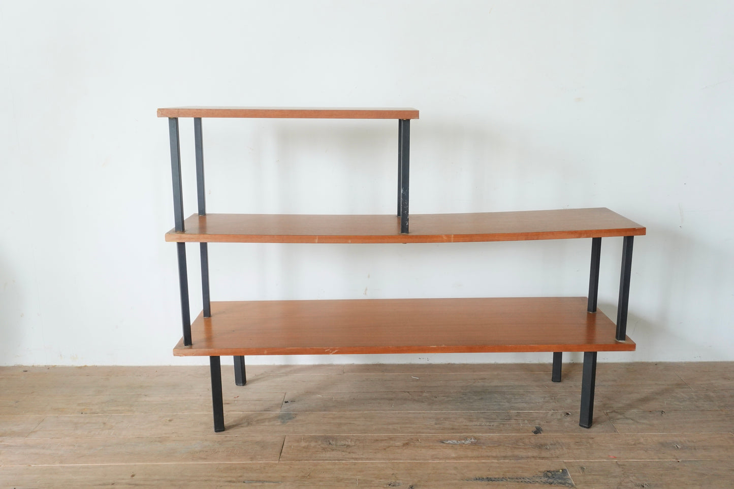 Vintage Rack 202504141