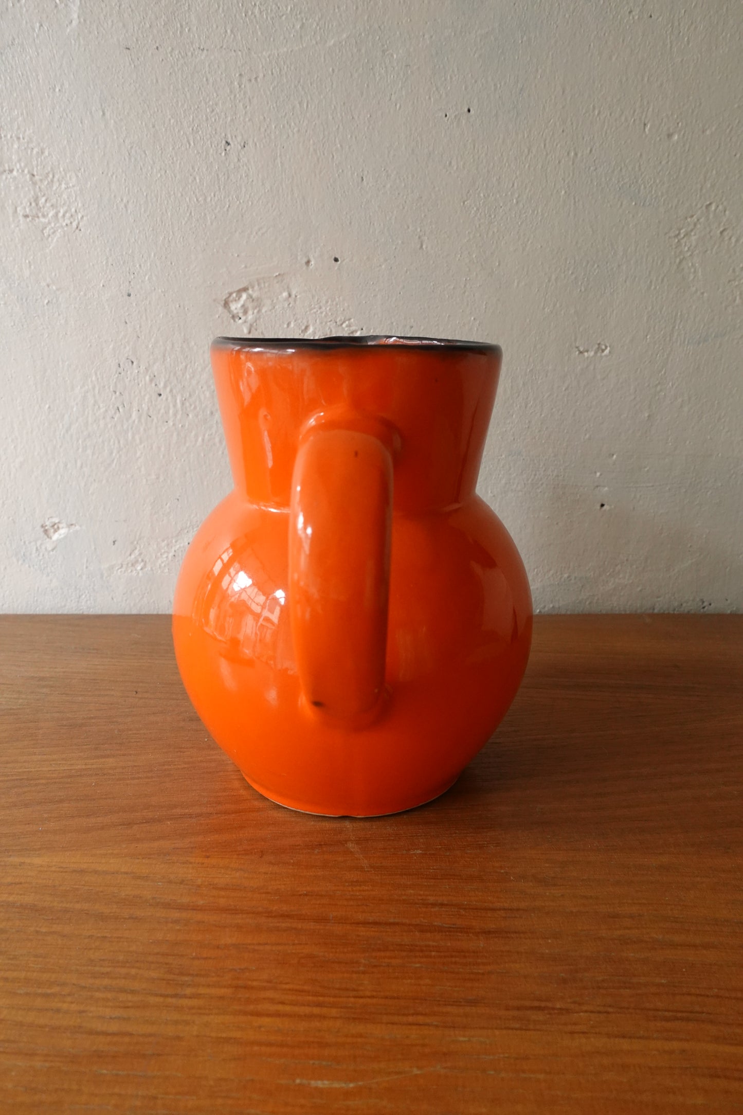 Vintage Pitcher 2020505308