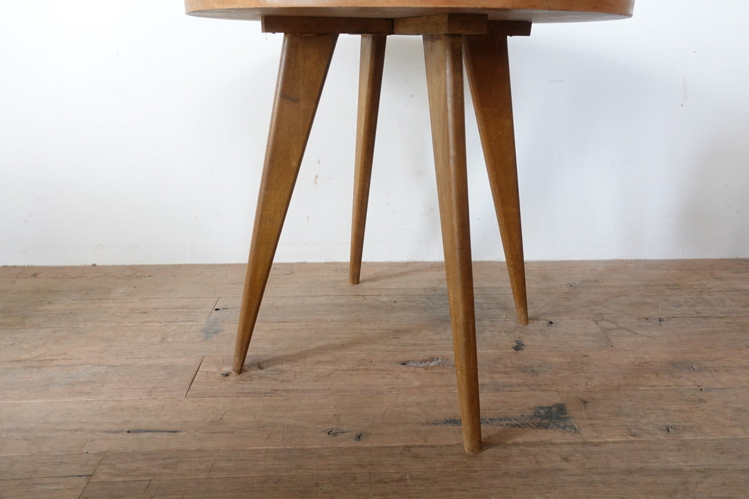 Vintage Table 202505031
