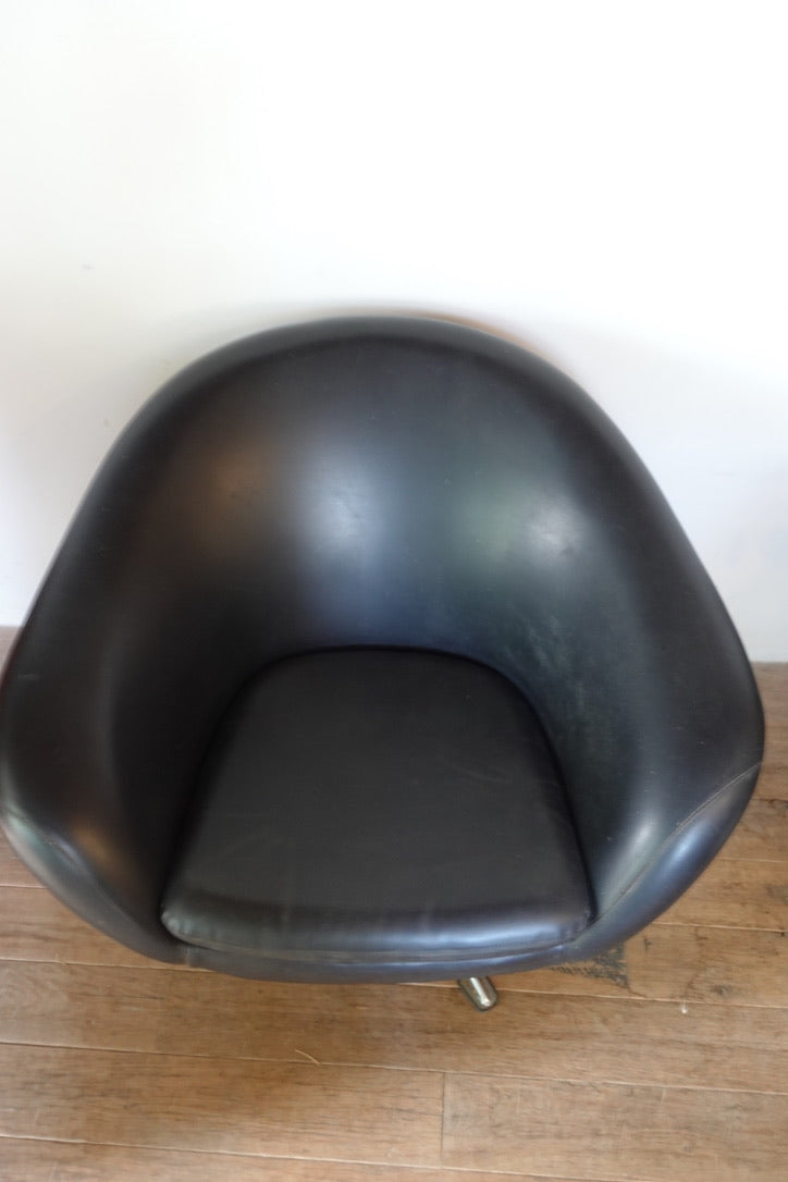 ヴィンテージクラブソファ 202510111