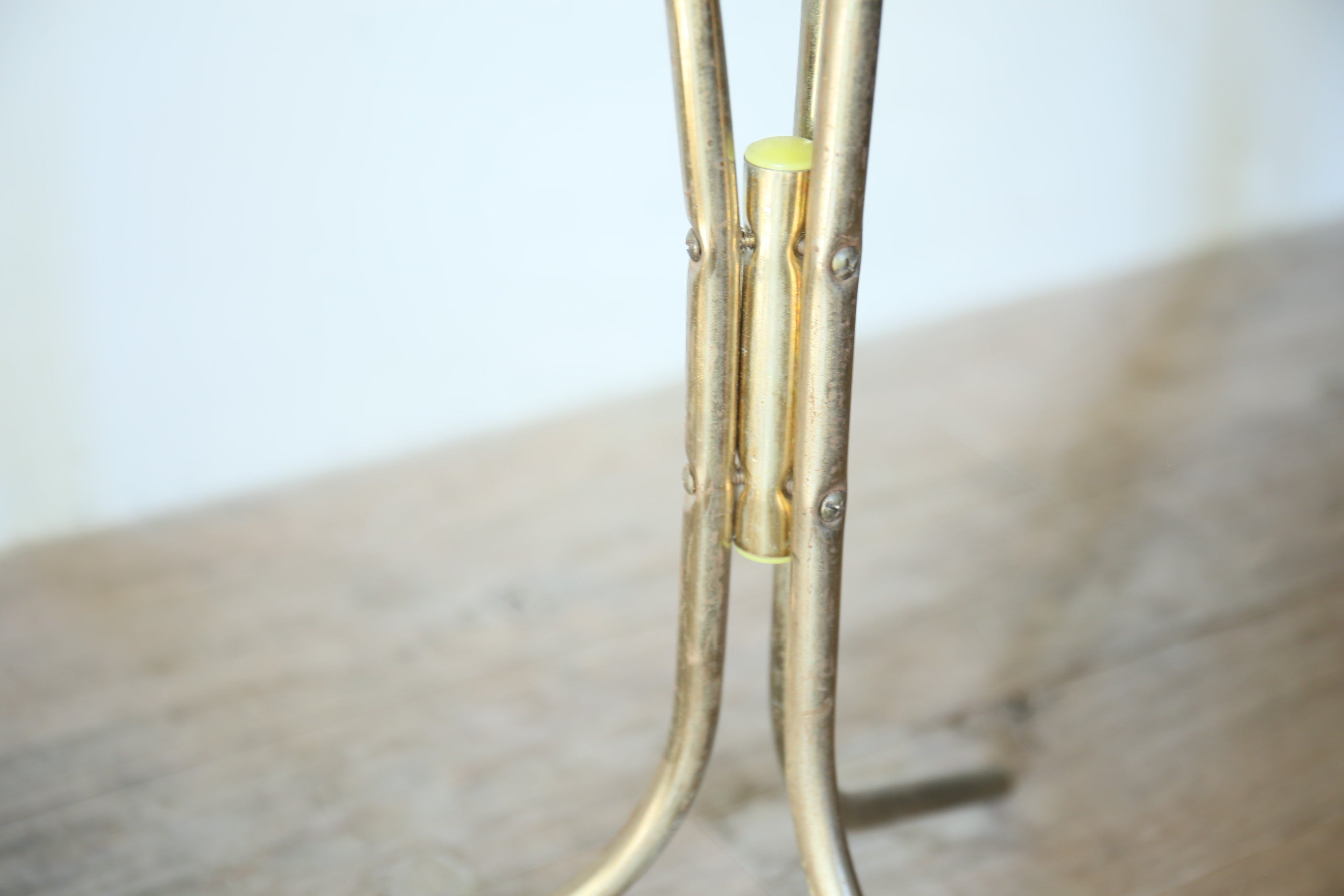 ヴィンテージガラスサイドテーブル – B.vintage