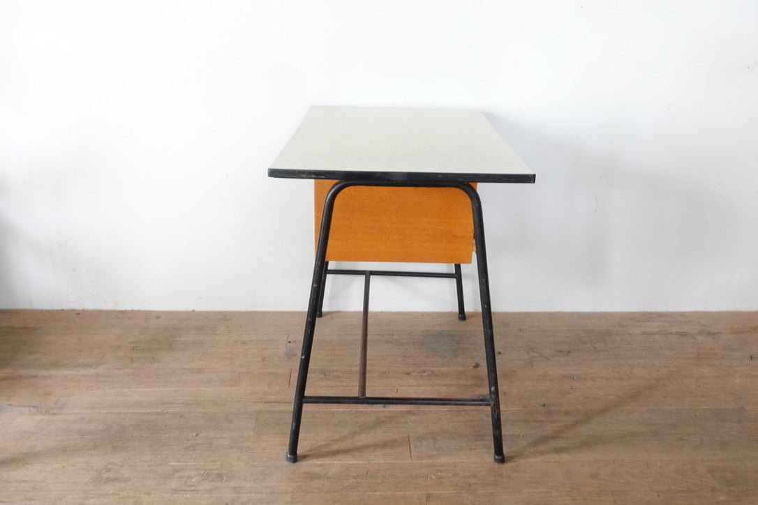 Vintage Desk / Pierre Guariche 202502245