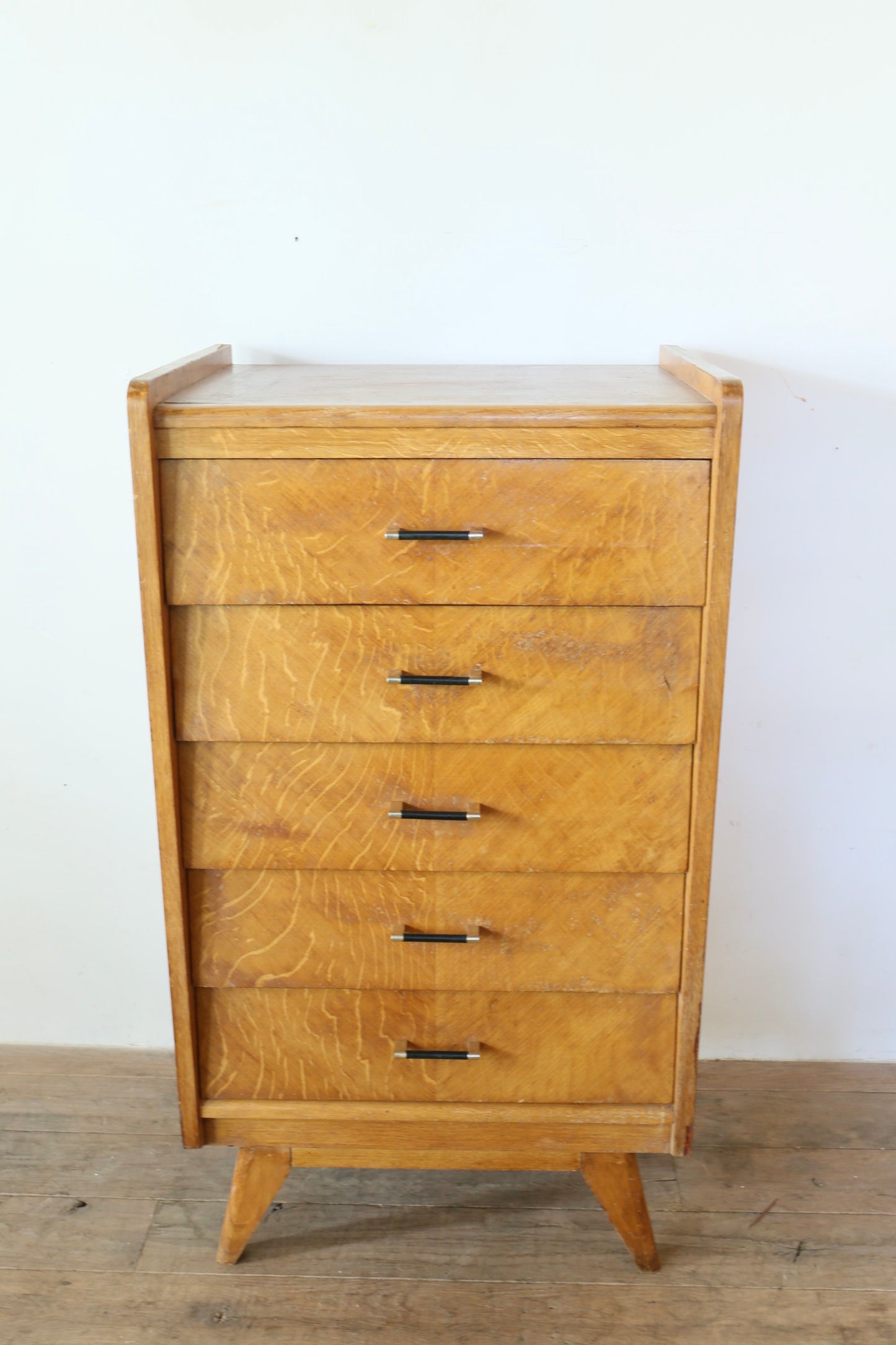 Vintage Chest 202505032