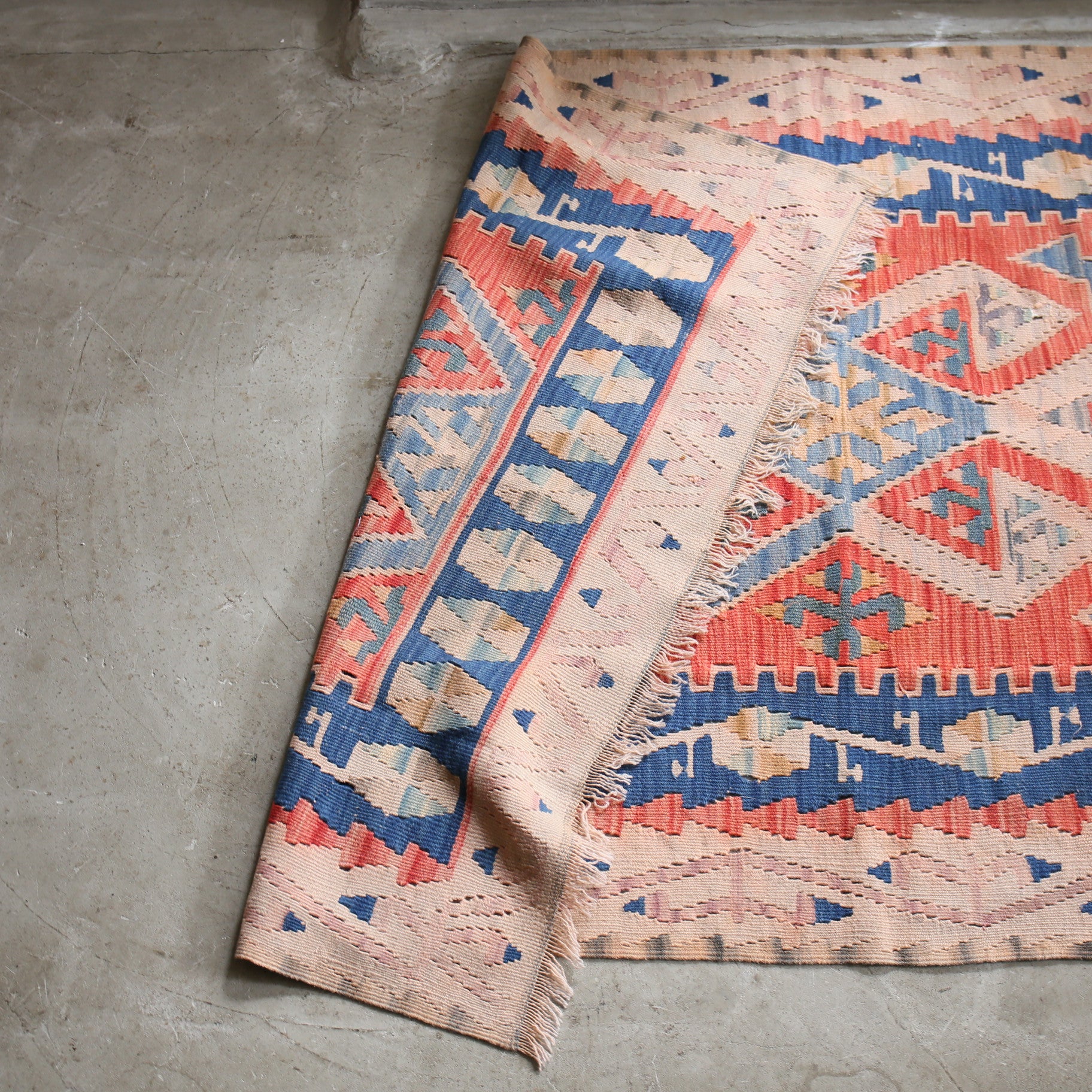 ヴィンテージキリム 202602084 – B.vintage