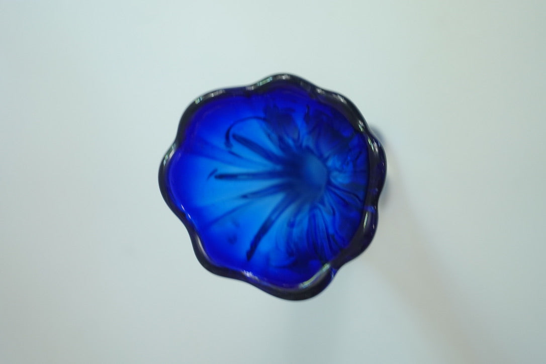 vintage flower vase 202508025