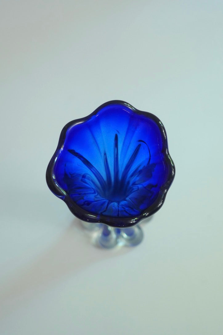 vintage flower vase 202508025